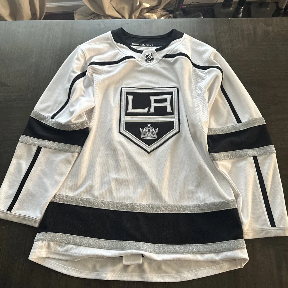 Adidas LA Kings White Authentic  Jersey Size 46